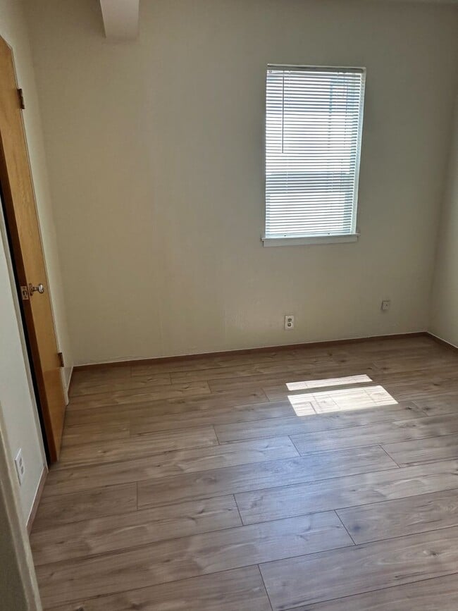 Photo - Cozy 1 Bedroom 1 bath, next to the police ... Unit 04