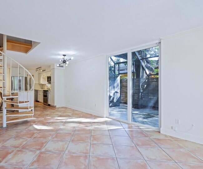 Photo - 3028 Center St