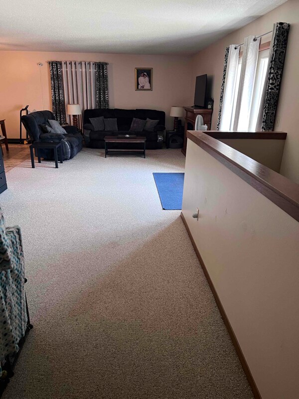 Photo - 810 E Southview Ct