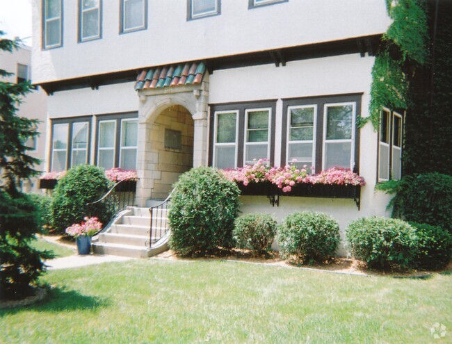 Building Photo - 2726 DuPont Ave S Unit 1 Rental