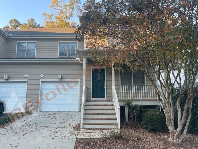 Freshly Painted with New Carpet and Wood F... - Freshly Painted with New Carpet and Wood F... Townhome