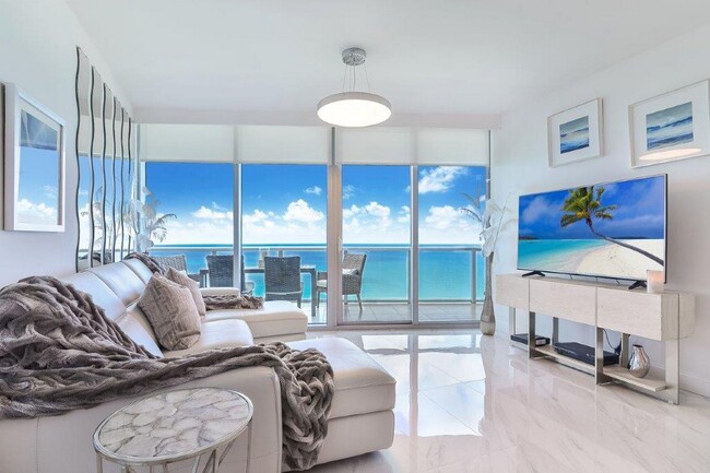 Photo - 17001 Collins Ave Condominio