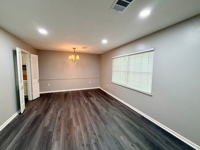 Photo - 3310 MacArthur Dr