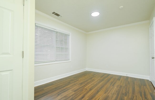970 Hubbard St SW Unit 2