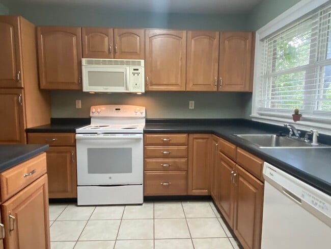 Photo - 1922 Sunset Ln