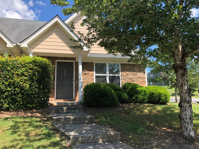Building Photo - LEASING FOR AUGUST 2025! 1/2 SECURITY DEPO... Rental