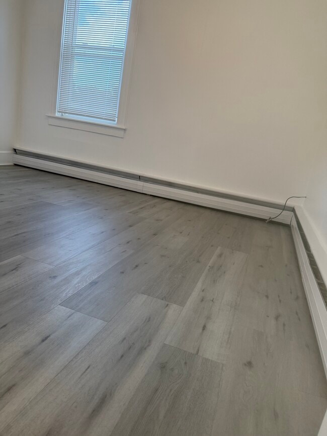 Photo - 955 Manton Ave Unidad 2nd Floor