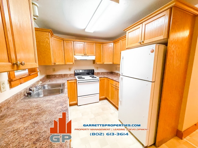 Building Photo - 129 Elm St Unit 2