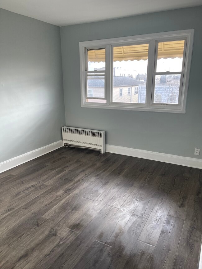 APT 2 - 53 Terhune Ave Unit 2F