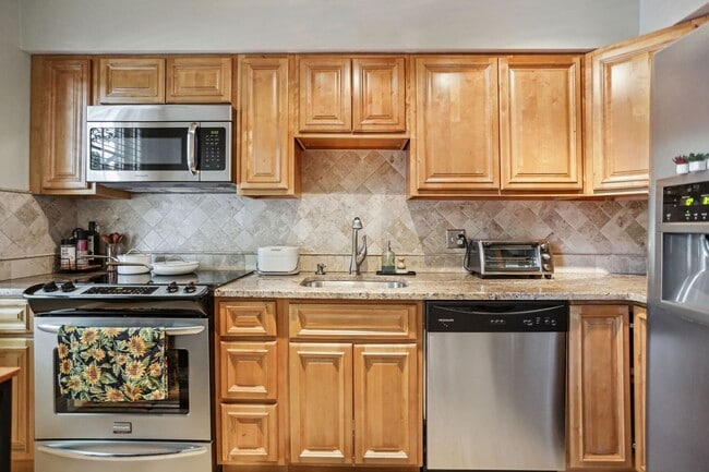 Photo - Spacious 2BR/1BA in Rock Creek Gardens!