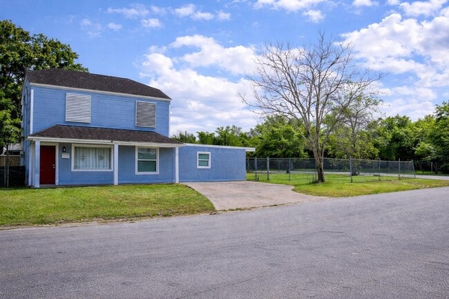 Building Photo - 5709 Craig St