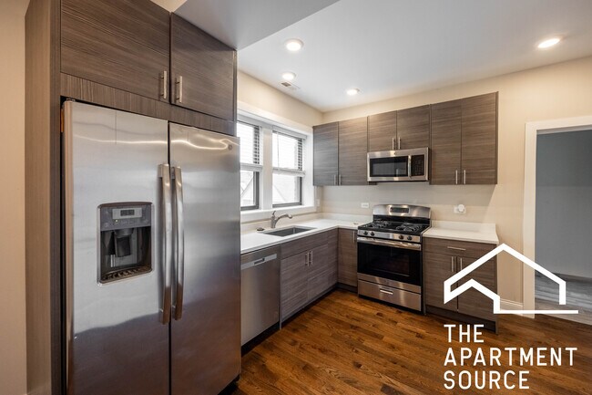 Building Photo - 2228 N Sawyer Ave Unit 3E Rental