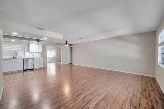 Photo - 1995 Meadow Dr