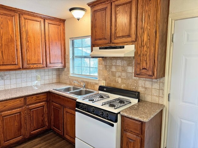 Photo - 2941 Stearns Ave