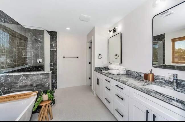 Photo - 2401 Pennsylvania Ave