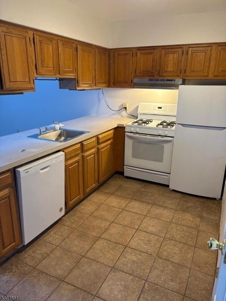 Photo - 2 Falkenstein Dr