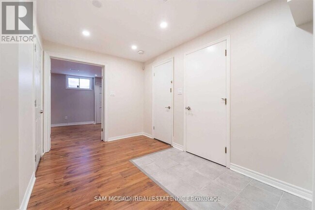 Photo - 2212 Florian Rd