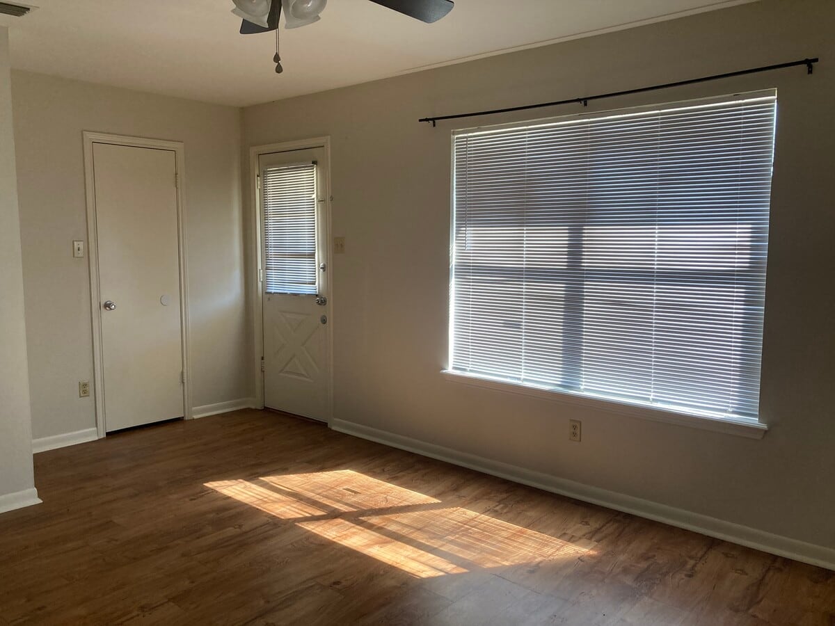 Photo - 1703 Susan Dr