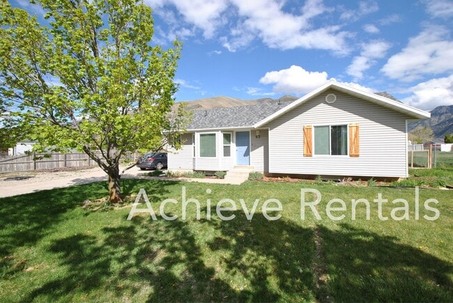 Building Photo - 43 1350 E