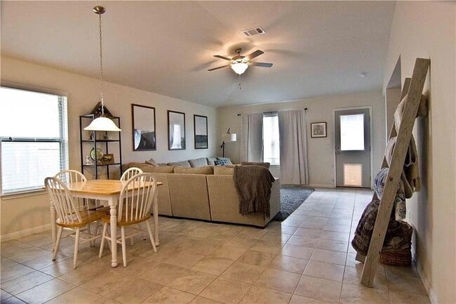 Photo - 154 Tailwind Dr