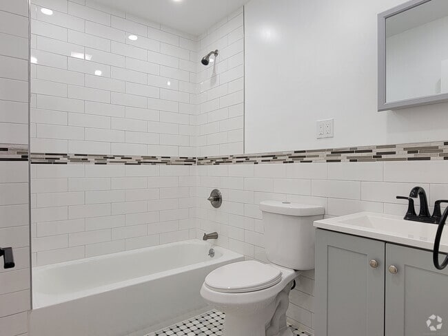 Building Photo - 125 Smith St Unit 2 Rental