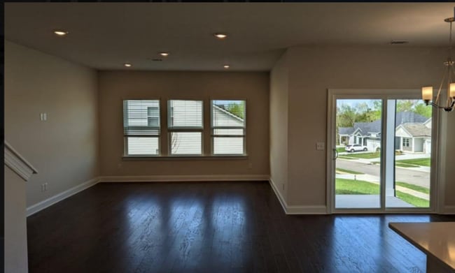 Photo - 1411 Alabaster Ln