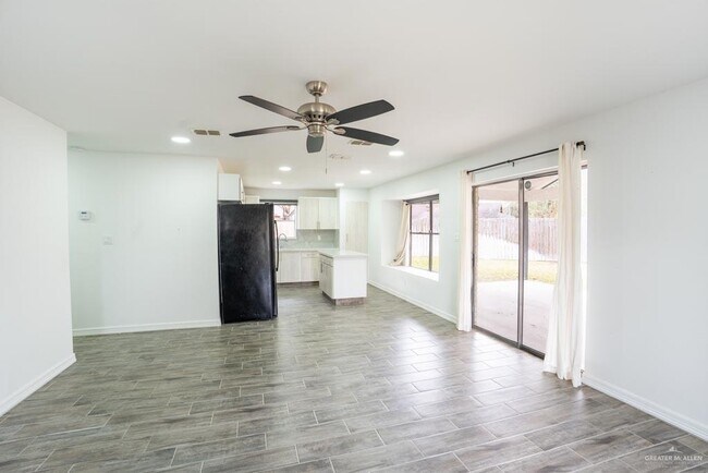 Photo - 19 Falcon Ave