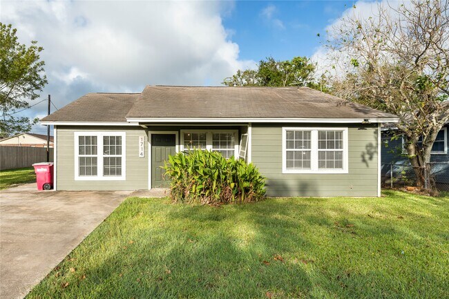 Photo - 1714 N Avenue H