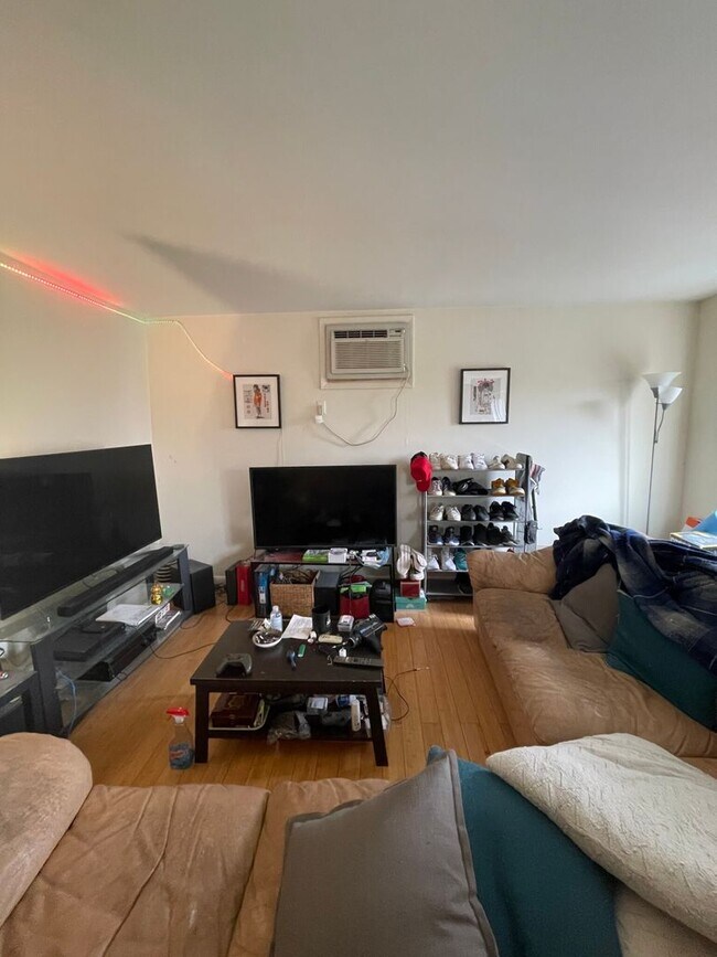 Photo - Beautiful 2 Bed Right in Jeffries Point