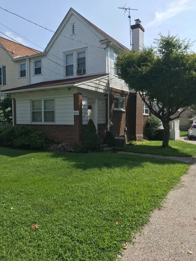 Updated Home in Radnor Township- Walking D... - Updated Home in Radnor Township- Walking D...