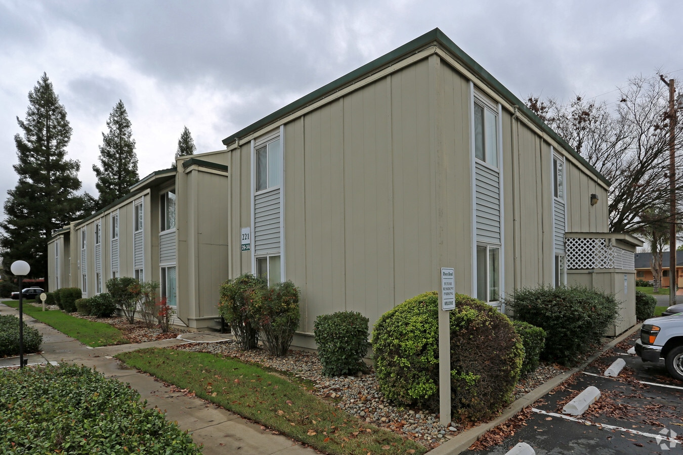 Photo - River's Bend Apartments