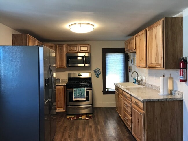 1408 16th St Unit Upstairs