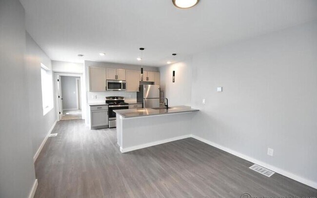 Photo - 1375-1381 N 5th St