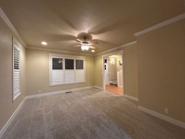 Photo - 2610 E 20th St