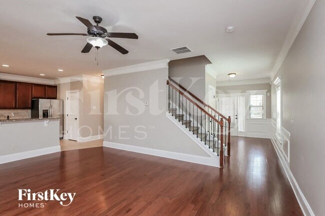 Photo - 621 Summerstone Ln