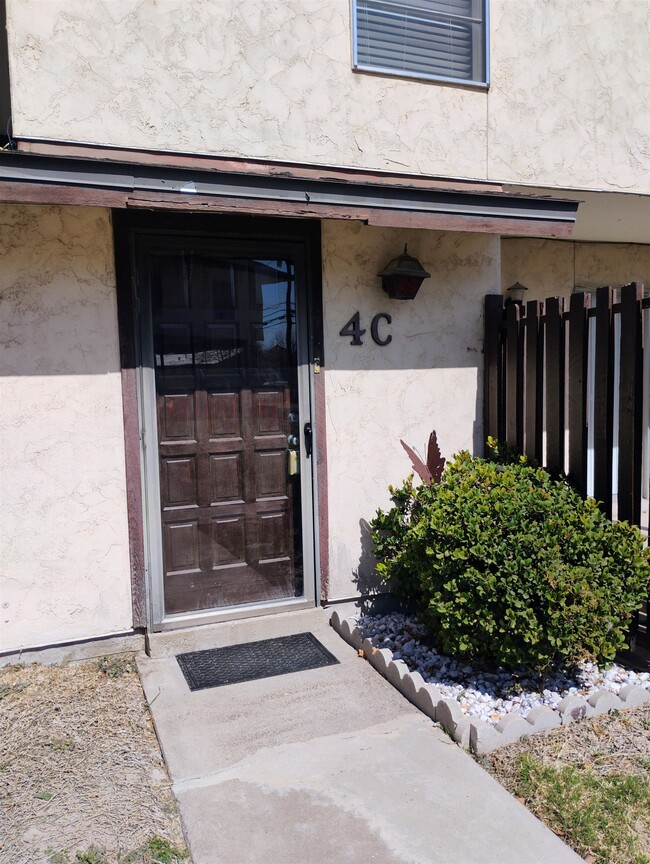 Photo - 100 Royal Way Dr