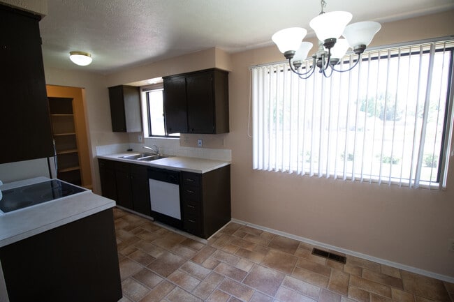 Photo - 889 NW 4th Ave