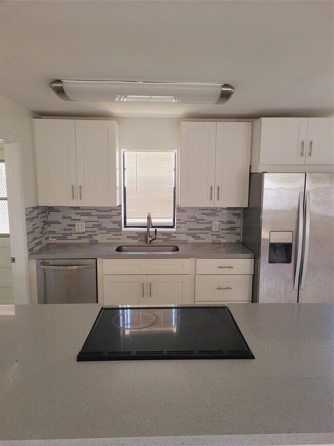 Photo - 770 NE 38th St