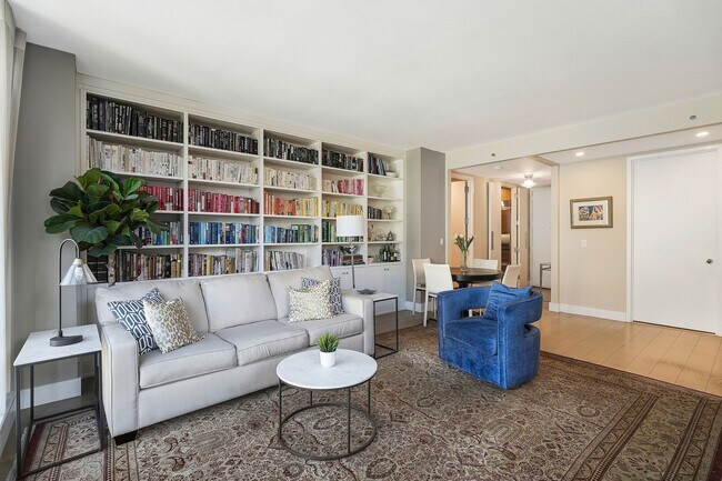 Photo - 401 E 60th St