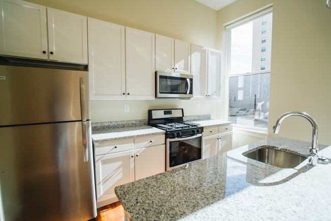 Building Photo - 520 Mulberry St Unit 204