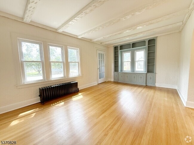 Building Photo - 166 Washington Pl Rental
