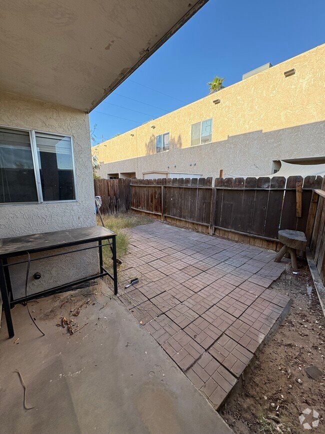 Building Photo - 783 E 24th St Unit D Rental