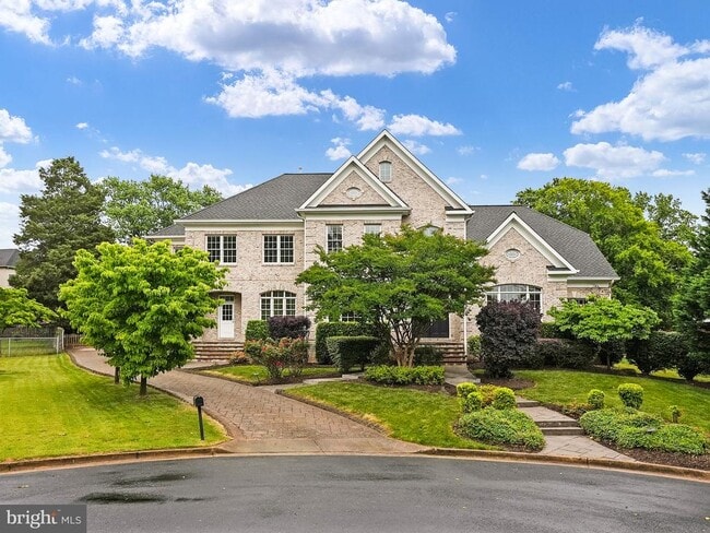 Building Photo - 2233 Van Buren Ct