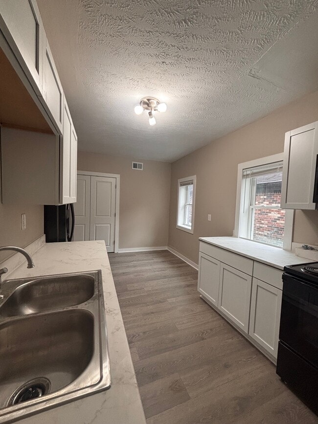 Photo - 818 Kurtz St