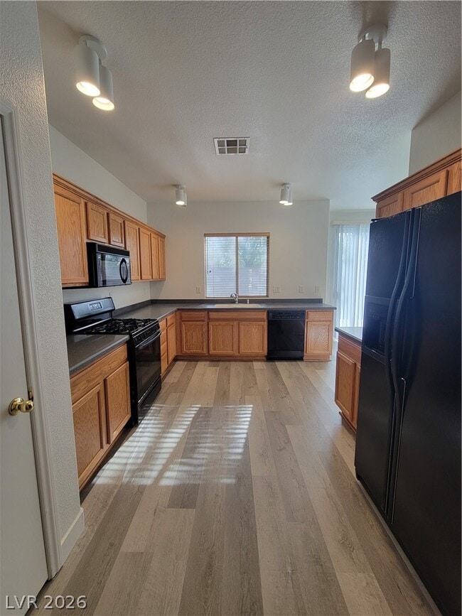 Photo - 3274 Bronze Leaf St