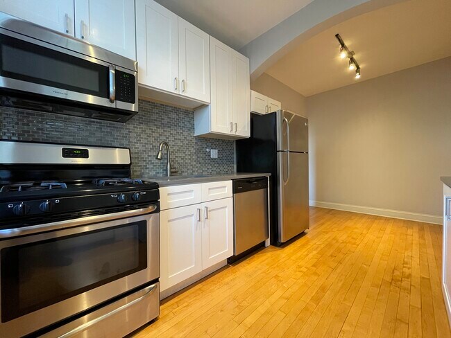 Photo - 2329 N Rockwell St