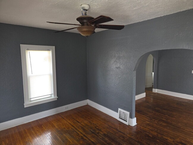 Photo - 1214 W Brons Ave