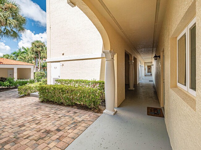 5060 Harmony Cir Unit 105