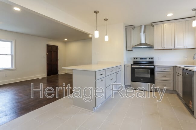 Photo - 921 Shamrock Ave