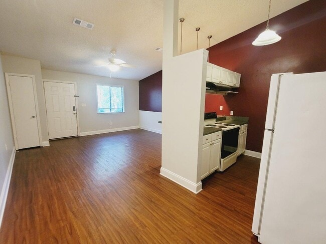 Photo - 2125 Sandpiper St